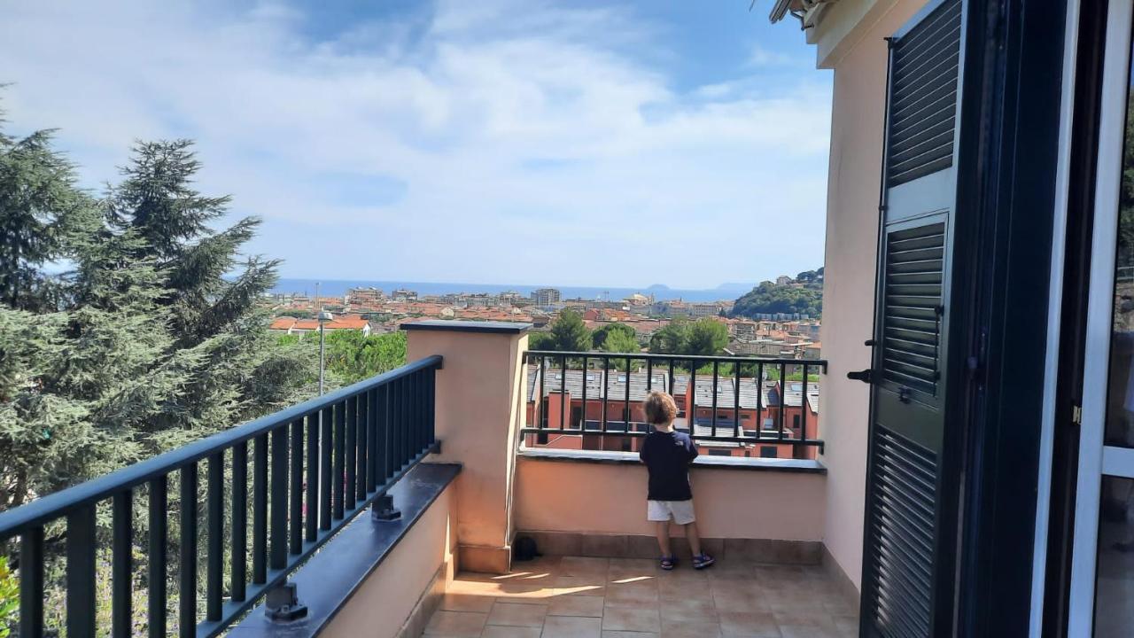 Appartamento Nuccia - Box Auto Gratuito E Biancheria Inclusa Pietra Ligure Eksteriør billede